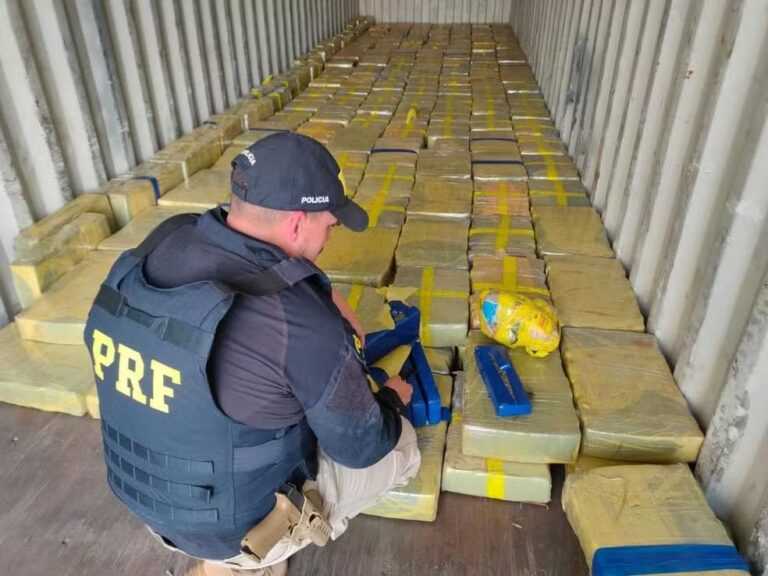 policia-federal-rodoviaria-apreende-mais-de-tres-toneladas-de-maconha-em-ourinhos