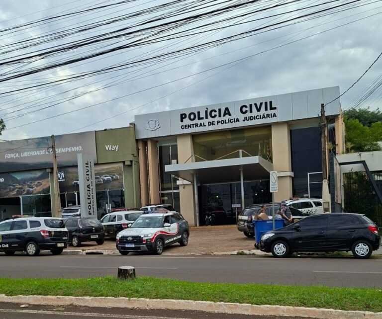 motorista-aparentemente-embriagado-capota-veiculo-na-vila-margarida-neste-sabado,-30/5
