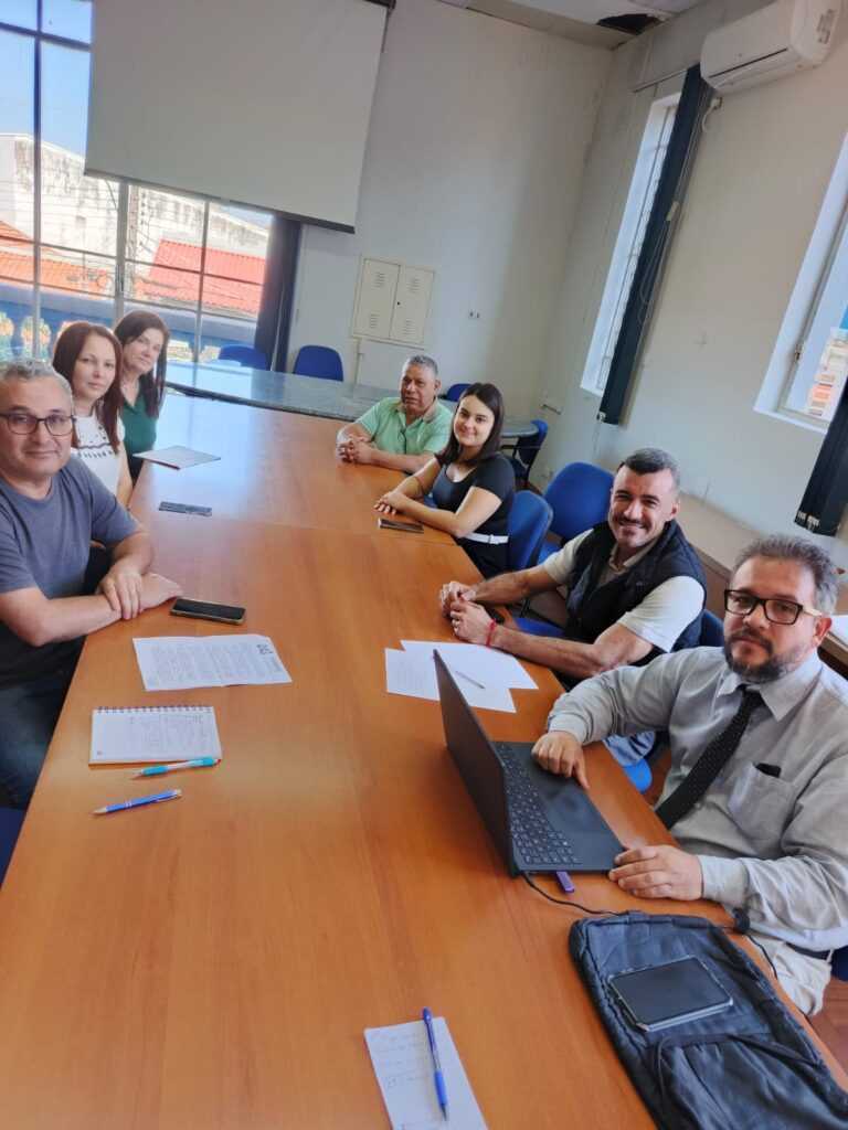 sindicato-dos-servidores-e-prefeitura-se-reunem-e-debatem-demandas-do-magisterio