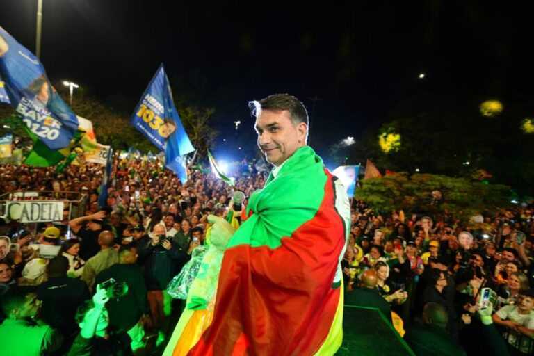 flavio-cobra-posicionamento-de-lula-sobre-moraes:-“tem-o-rabo-preso”